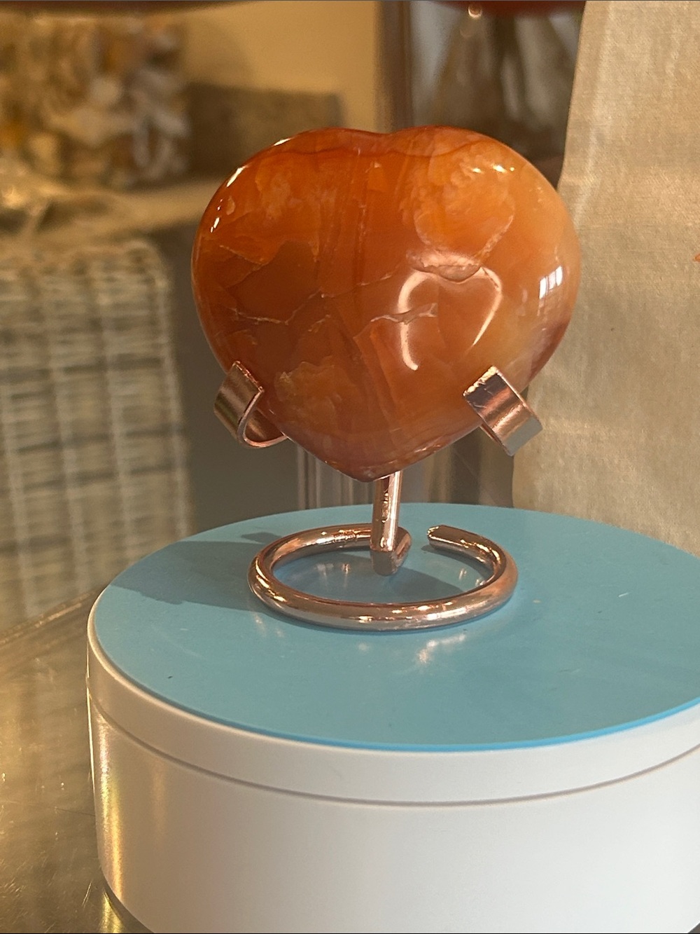Carnilian Agate Heart 2.5”x 3” with Rose Gold Stand & Mandala Dusty + Energy NWT - Picture 4 of 8